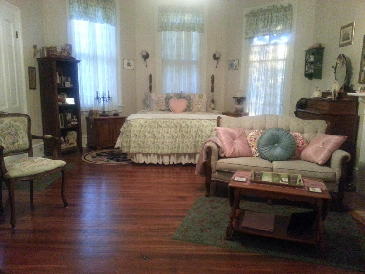 Holly House Of Hamilton Acomodação com café da manhã Quarto foto