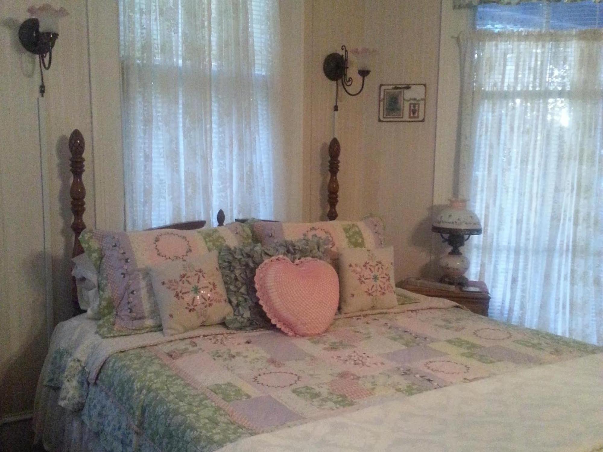 Holly House Of Hamilton Acomodação com café da manhã Quarto foto