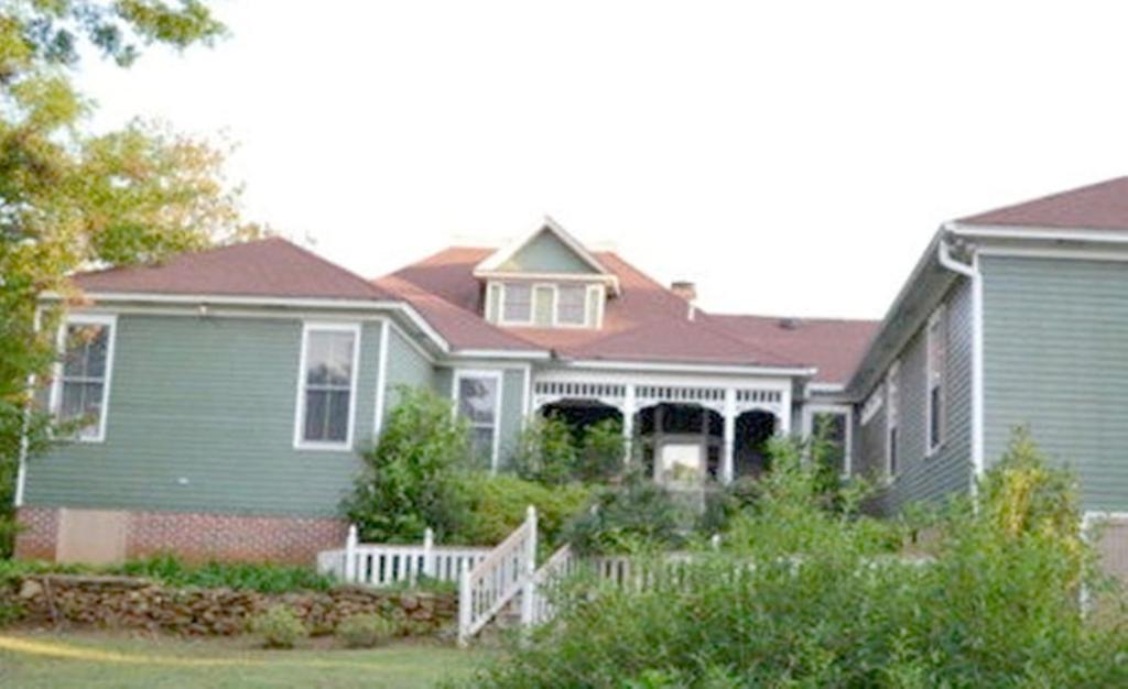 Holly House Of Hamilton Acomodação com café da manhã Exterior foto